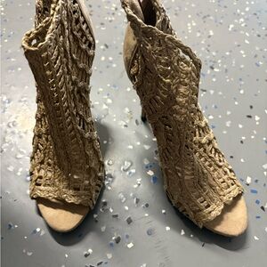 Elegant Tan Woven Women's Shoes